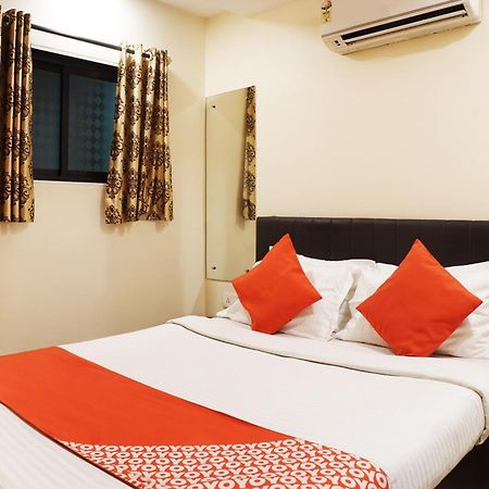 Oyo Hotel Paradise Мумбаи Экстерьер фото