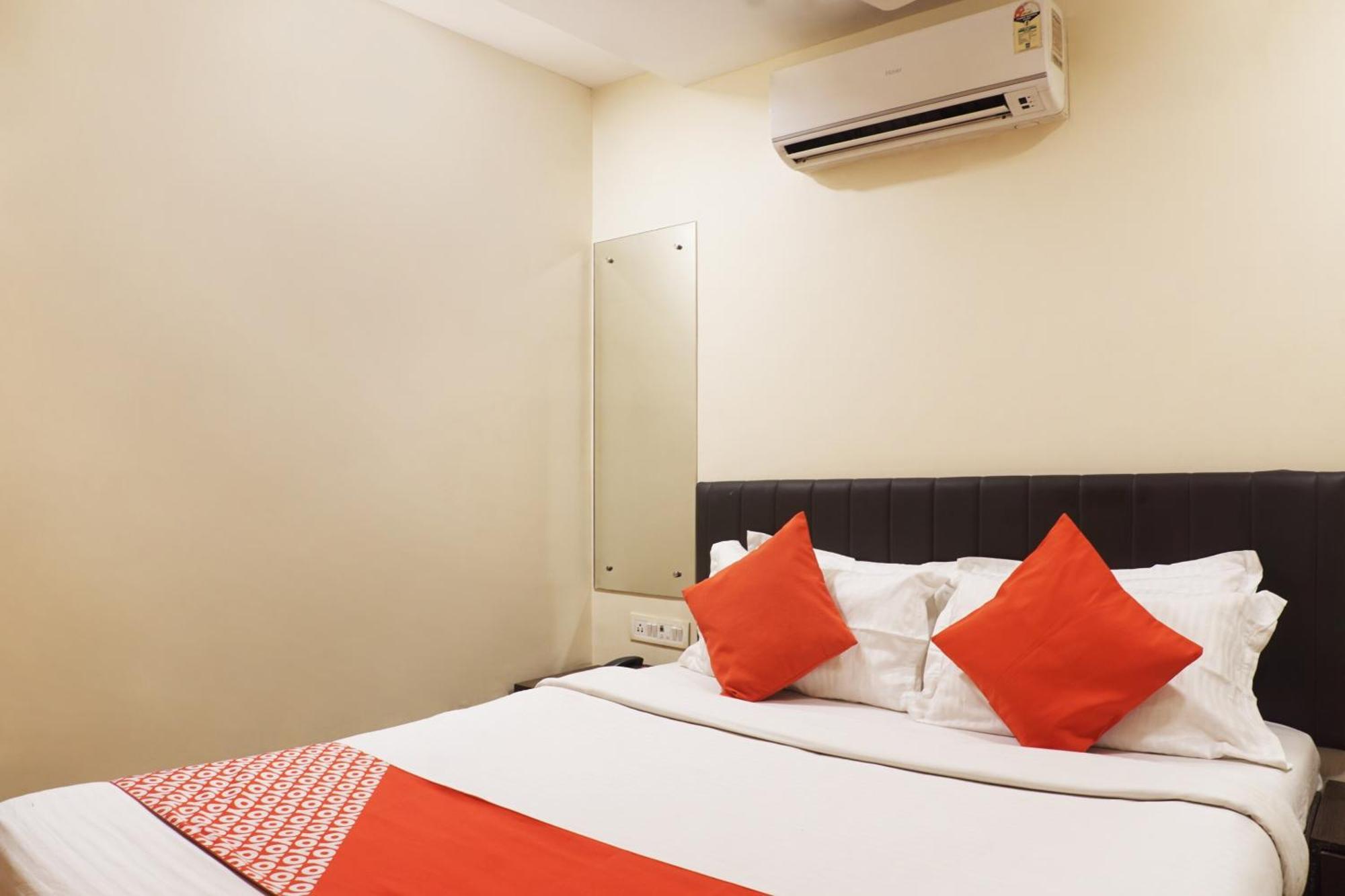 Oyo Hotel Paradise Мумбаи Экстерьер фото