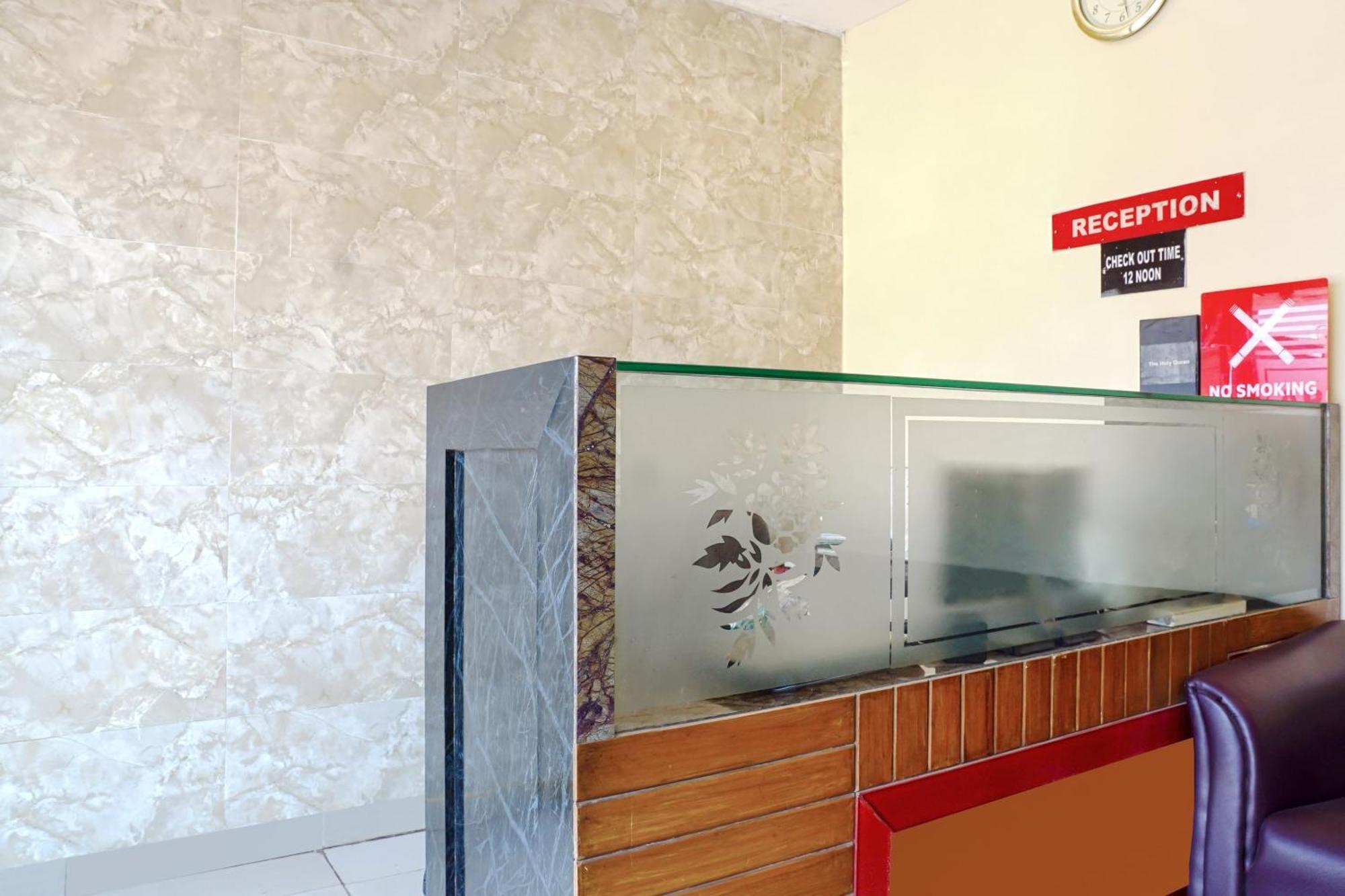 Oyo Hotel Paradise Мумбаи Экстерьер фото
