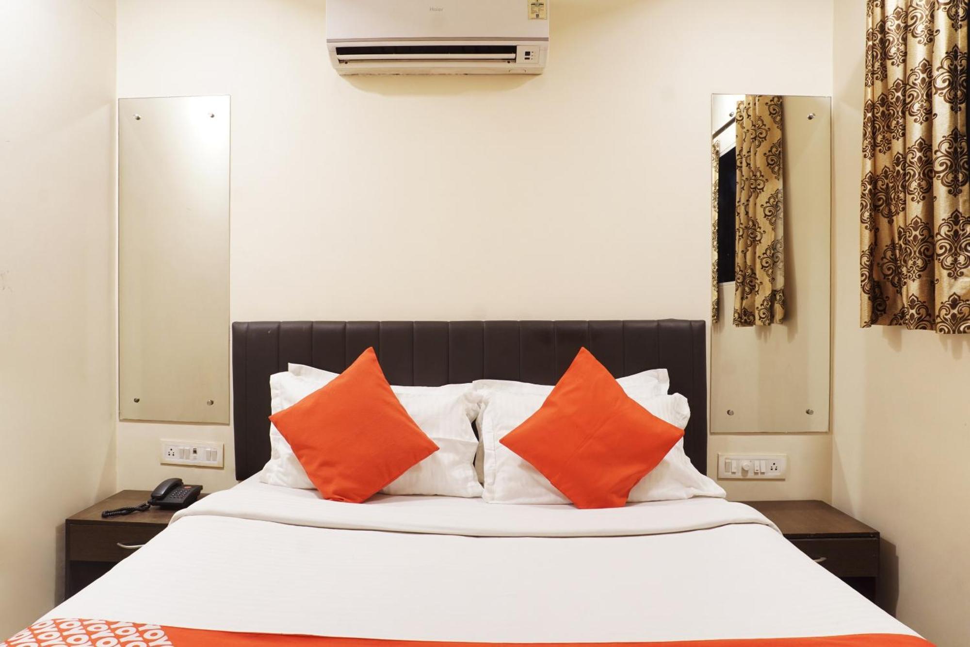 Oyo Hotel Paradise Мумбаи Экстерьер фото