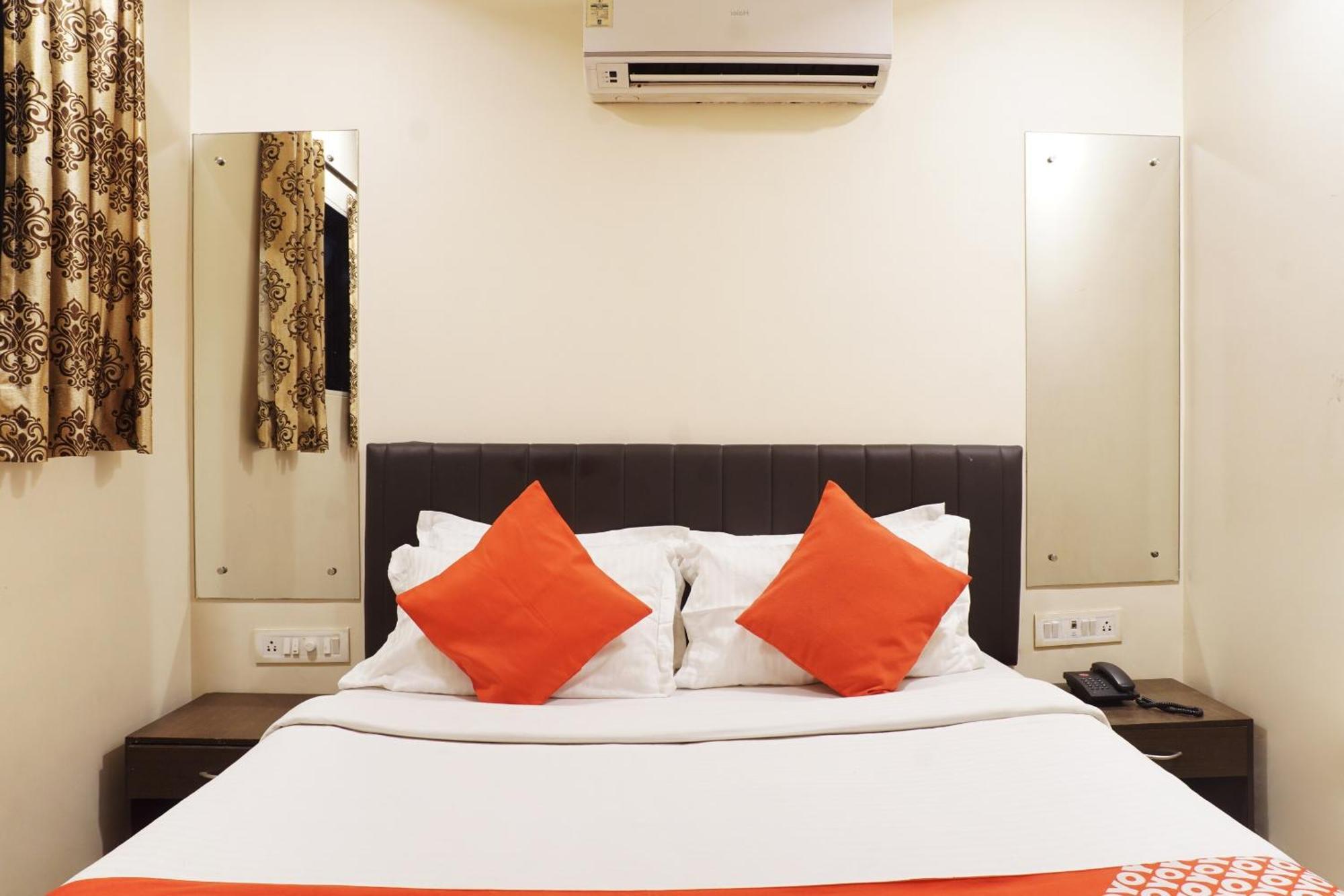 Oyo Hotel Paradise Мумбаи Экстерьер фото